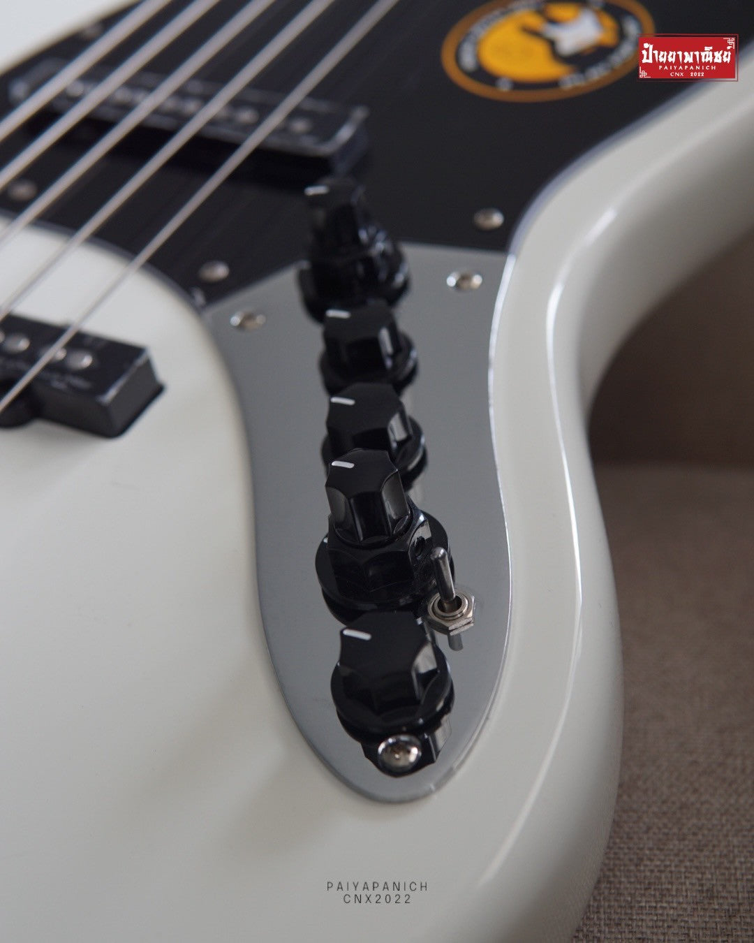 (NEW) Sire V3 Jazz Bass Antique White