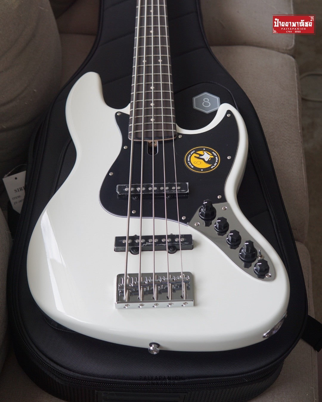 (NEW) Sire V3 Jazz Bass Antique White