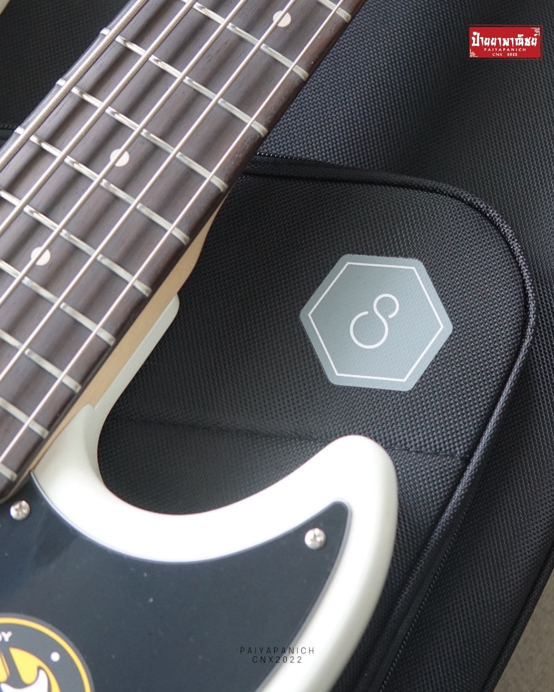 (NEW) Sire V3 Jazz Bass Antique White