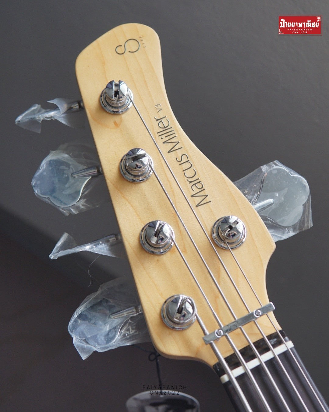 (NEW) Sire V3 Jazz Bass Antique White