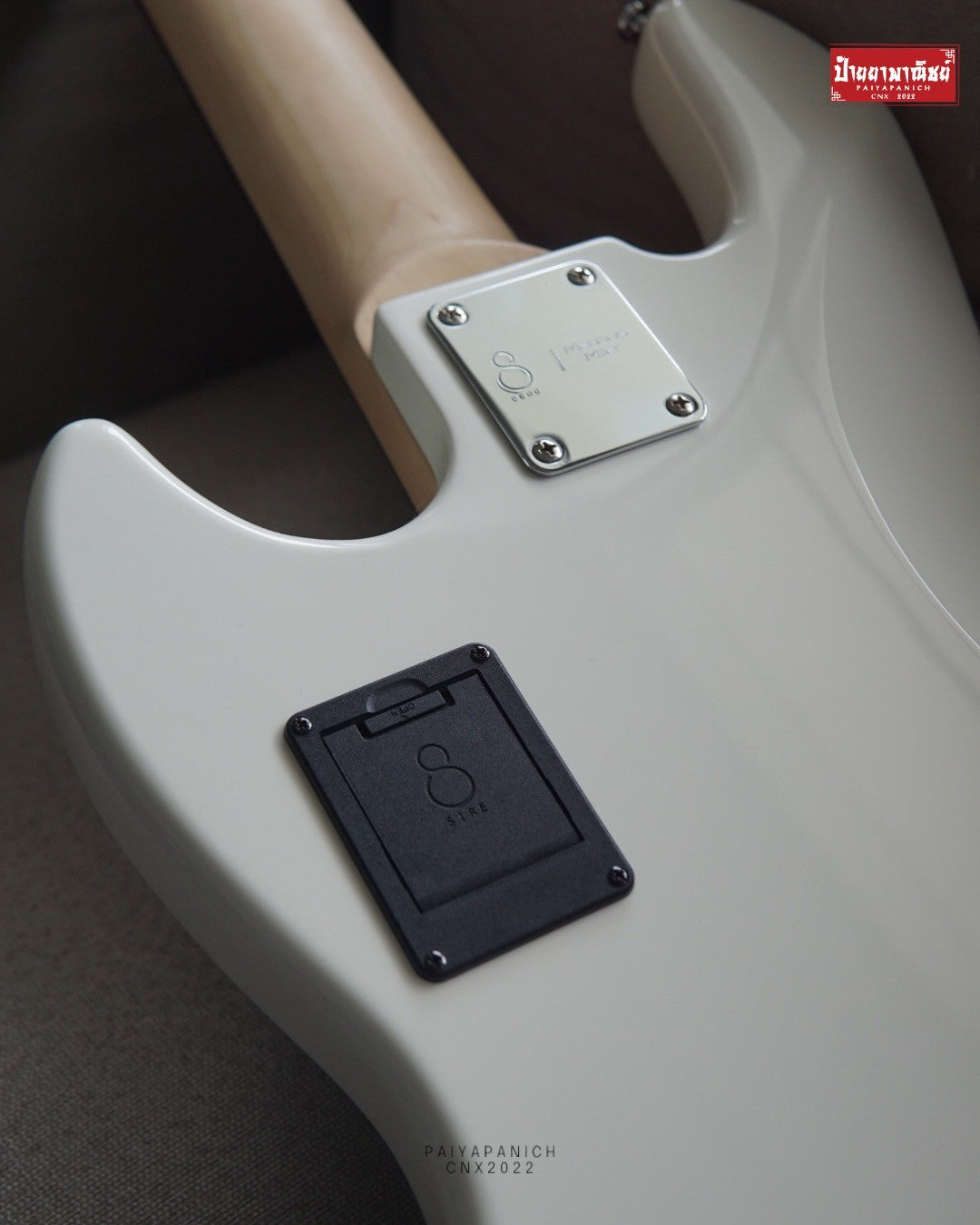 (NEW) Sire V3 Jazz Bass Antique White