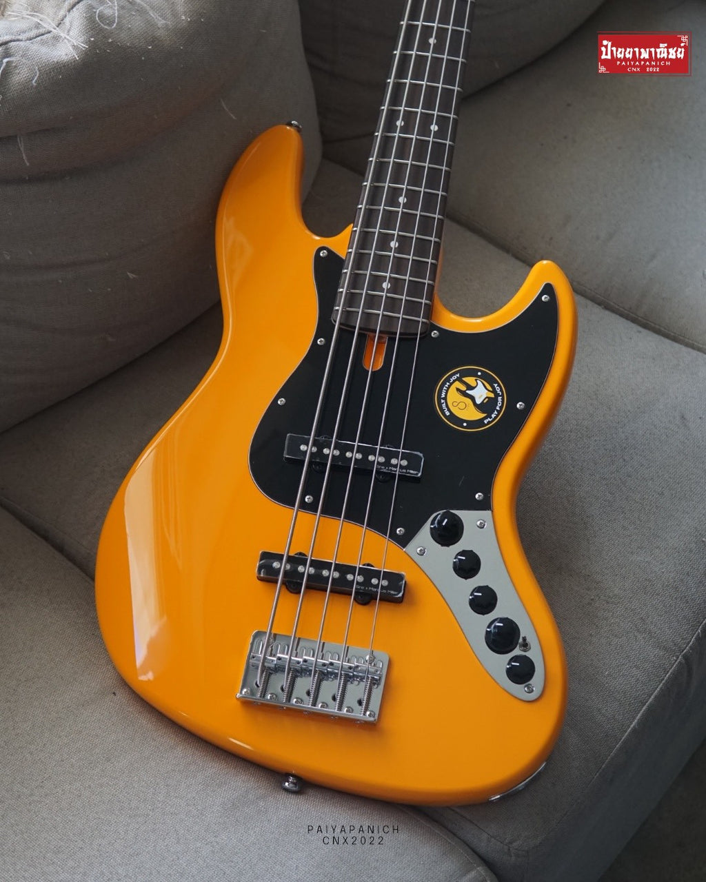 (NEW) Sire Marcus Miller V3 5-String Orange
