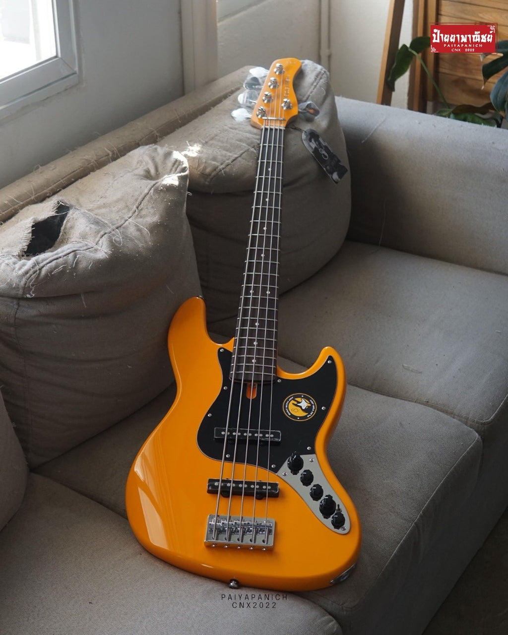 (NEW) Sire Marcus Miller V3 5-String Orange