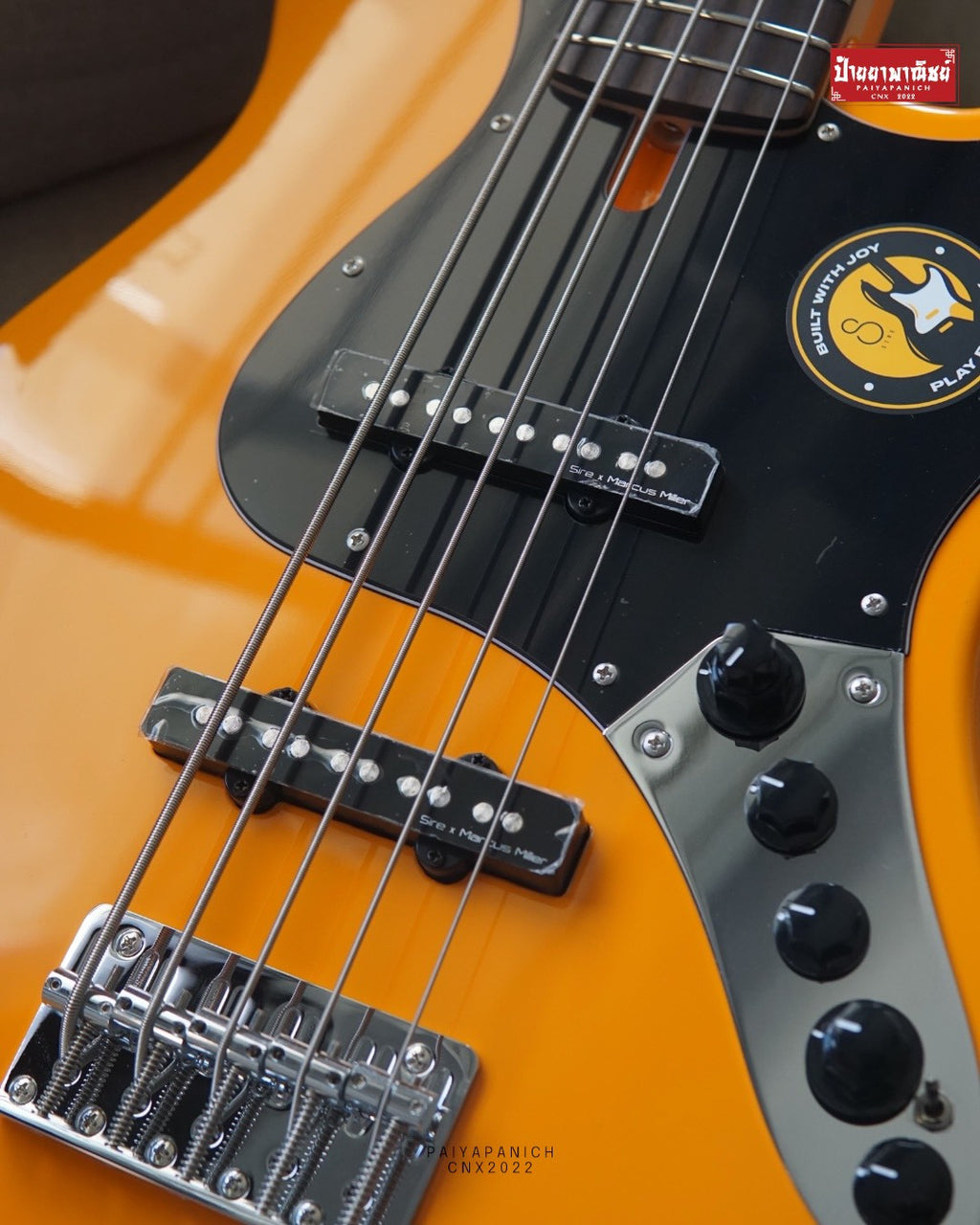 (NEW) Sire Marcus Miller V3 5-String Orange