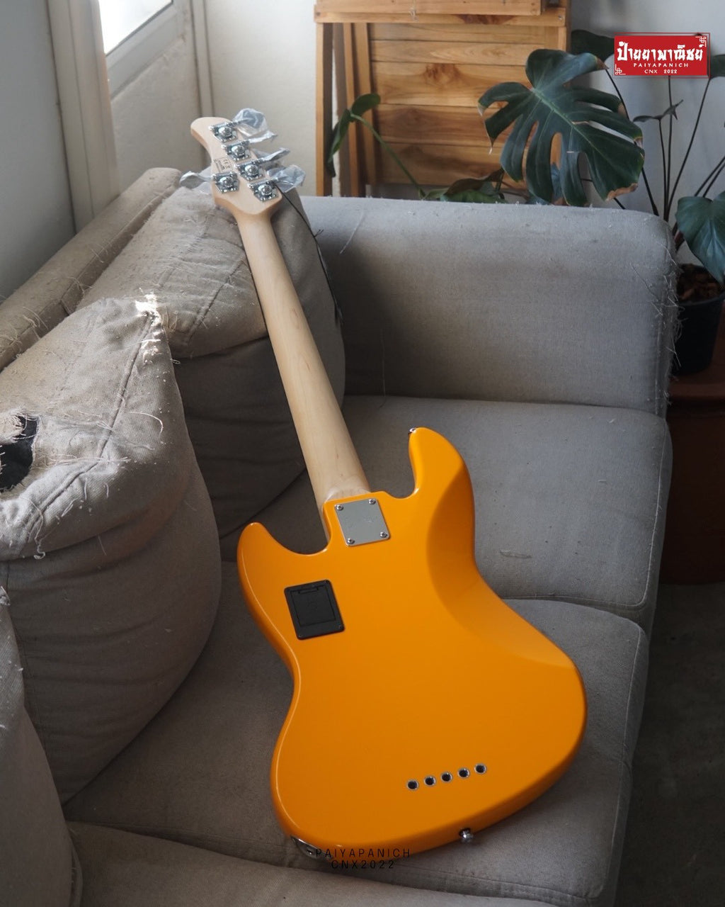 (NEW) Sire Marcus Miller V3 5-String Orange