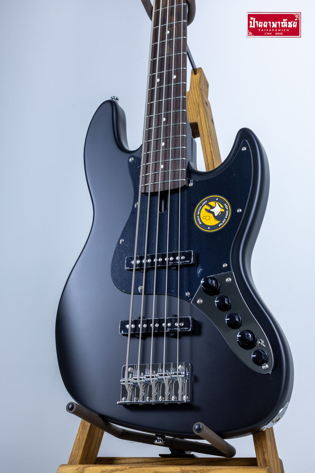 (NEW) Sire Marcus Miller V3 5-String Black Satin