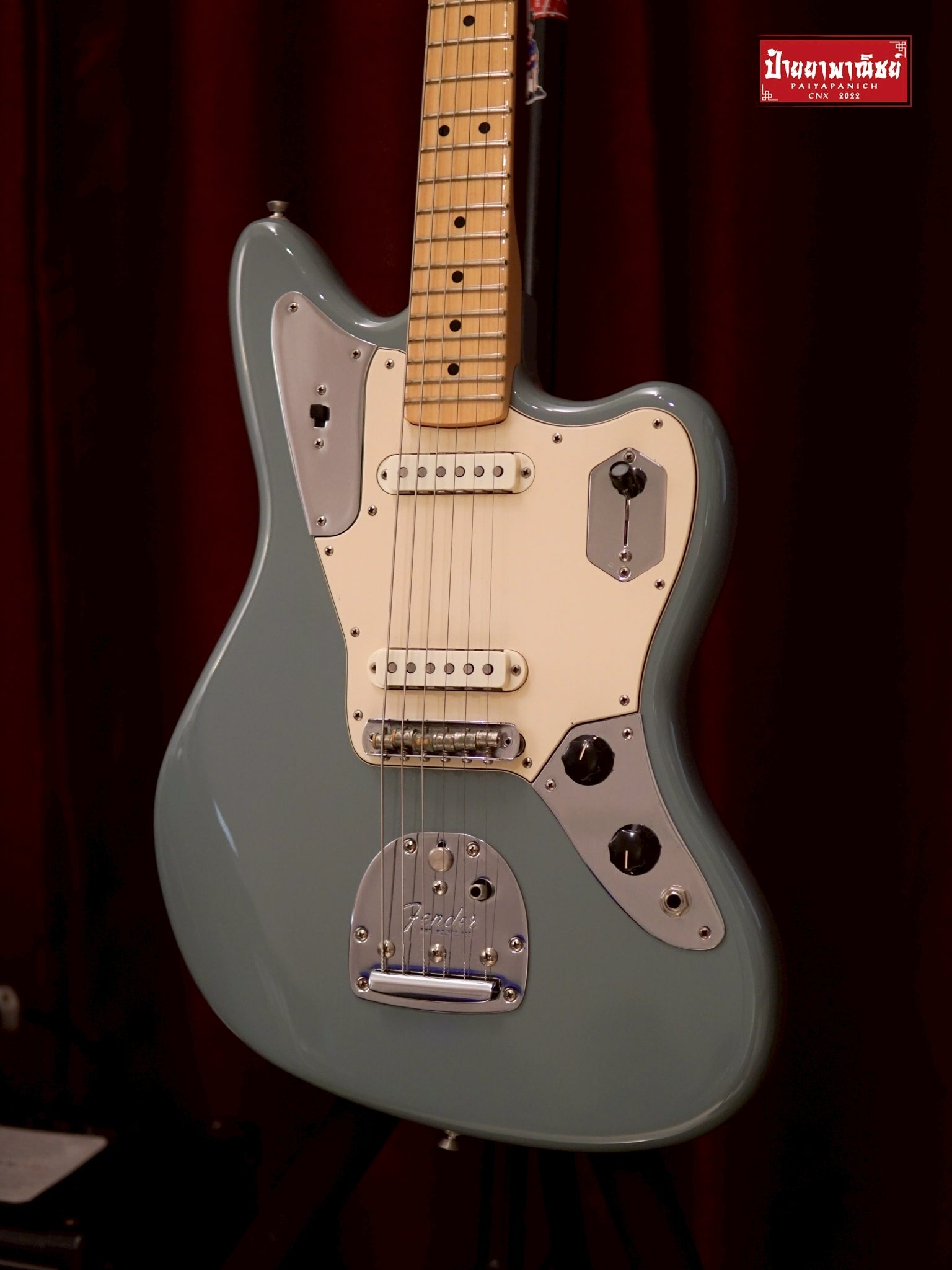 (USED) Fender American Professional Jaguar Sonic Grey
