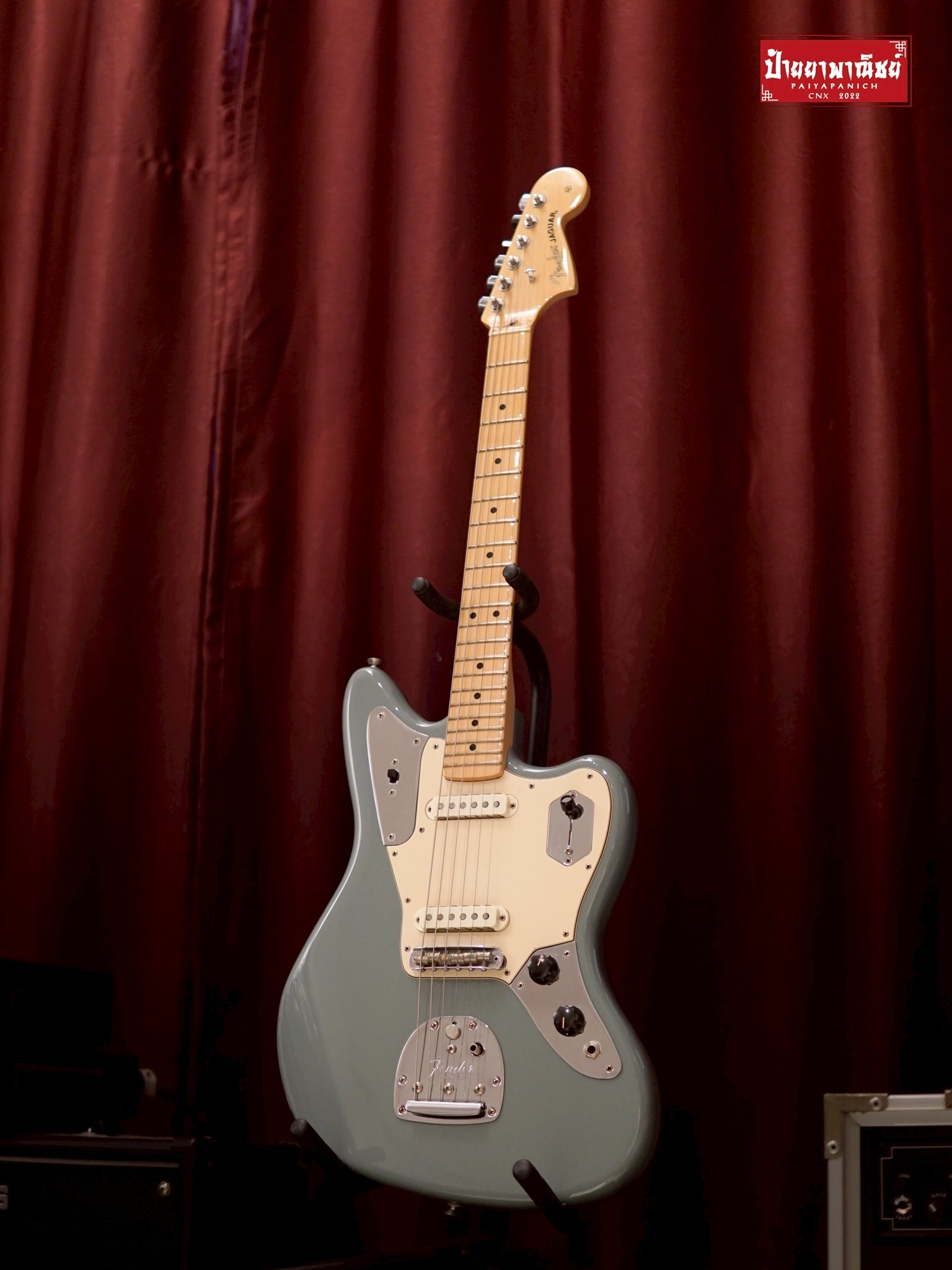 (USED) Fender American Professional Jaguar Sonic Grey