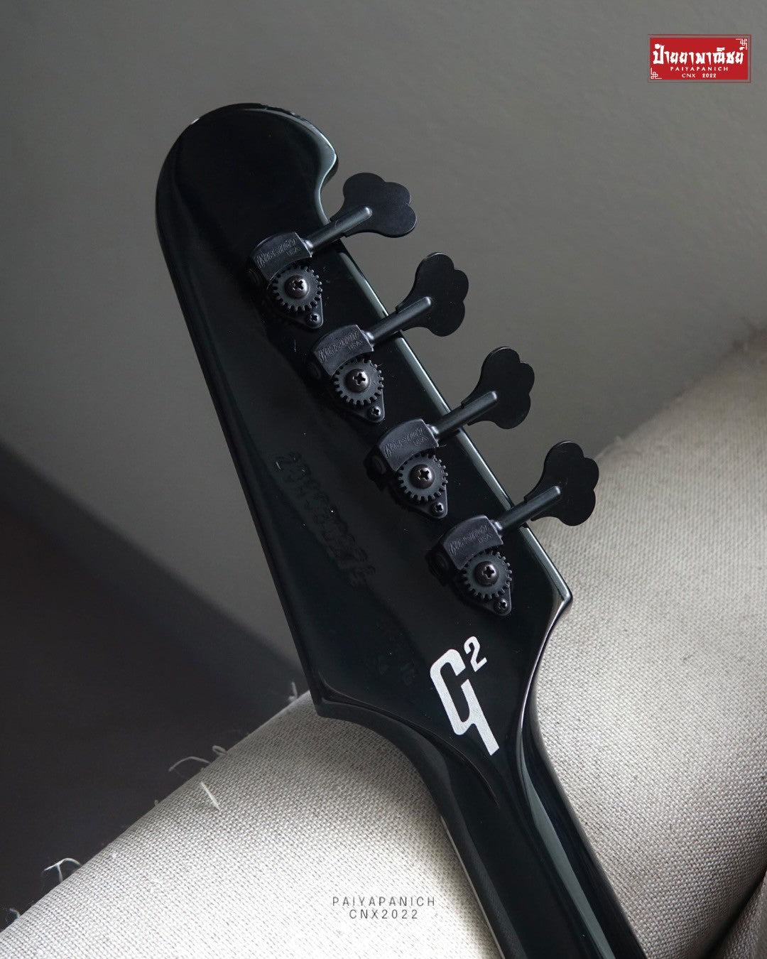 (USED) Gibson Gene Simmons G2 Thunderbird Bass