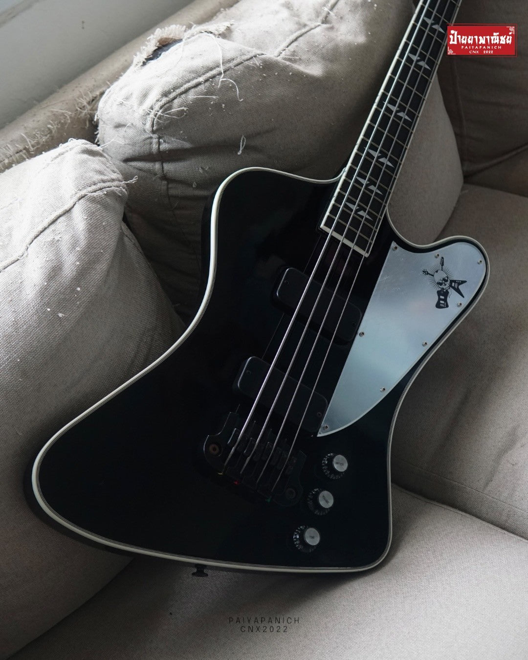 (USED) Gibson Gene Simmons G2 Thunderbird Bass
