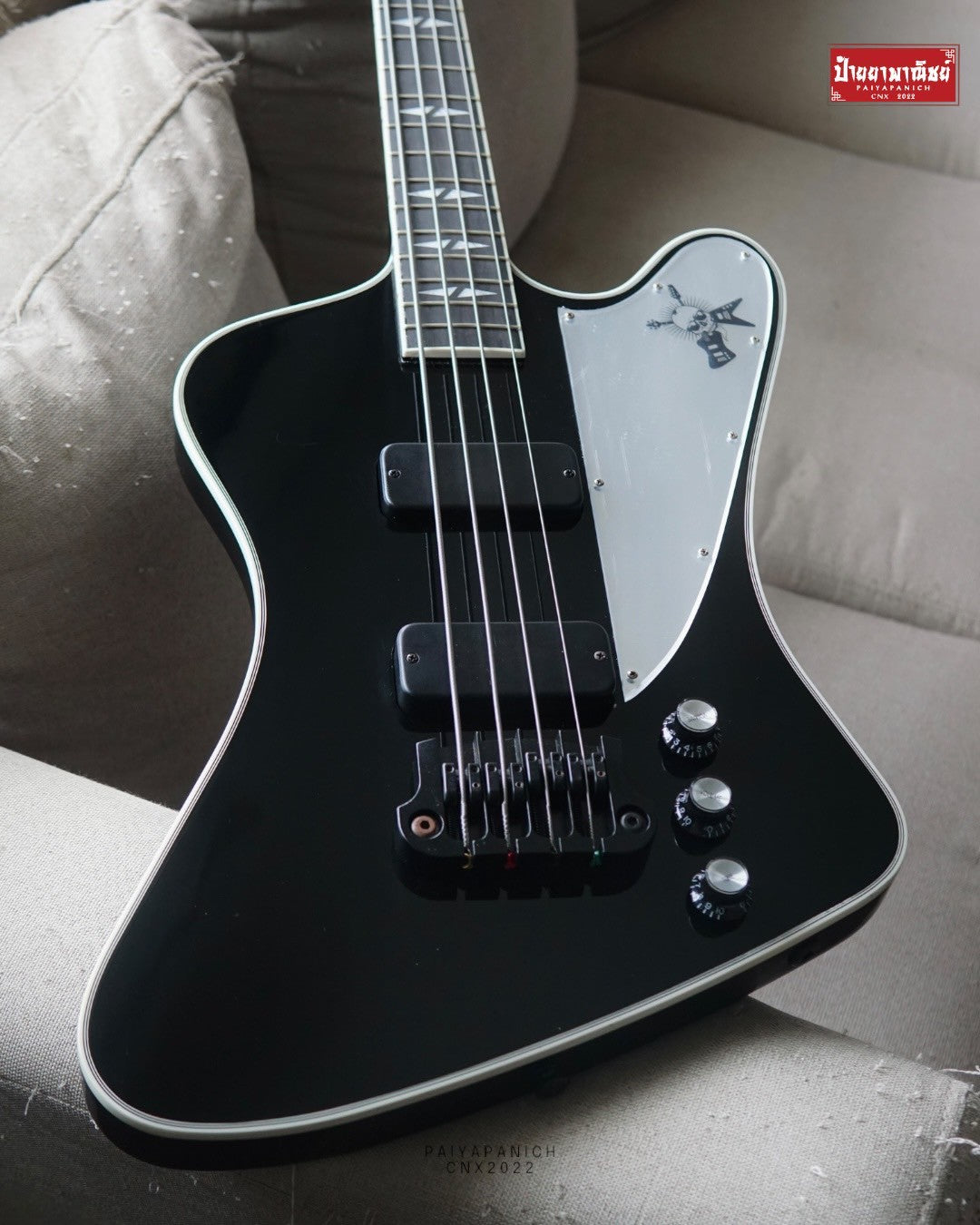 (USED) Gibson Gene Simmons G2 Thunderbird Bass