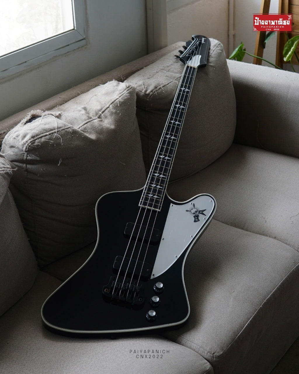(USED) Gibson Gene Simmons G2 Thunderbird Bass