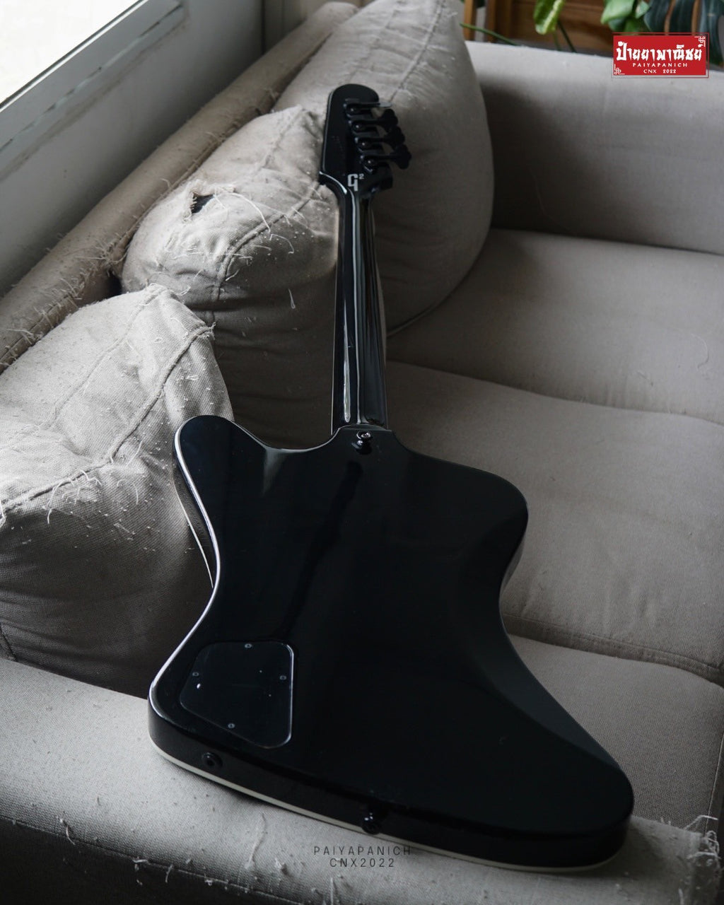 (USED) Gibson Gene Simmons G2 Thunderbird Bass