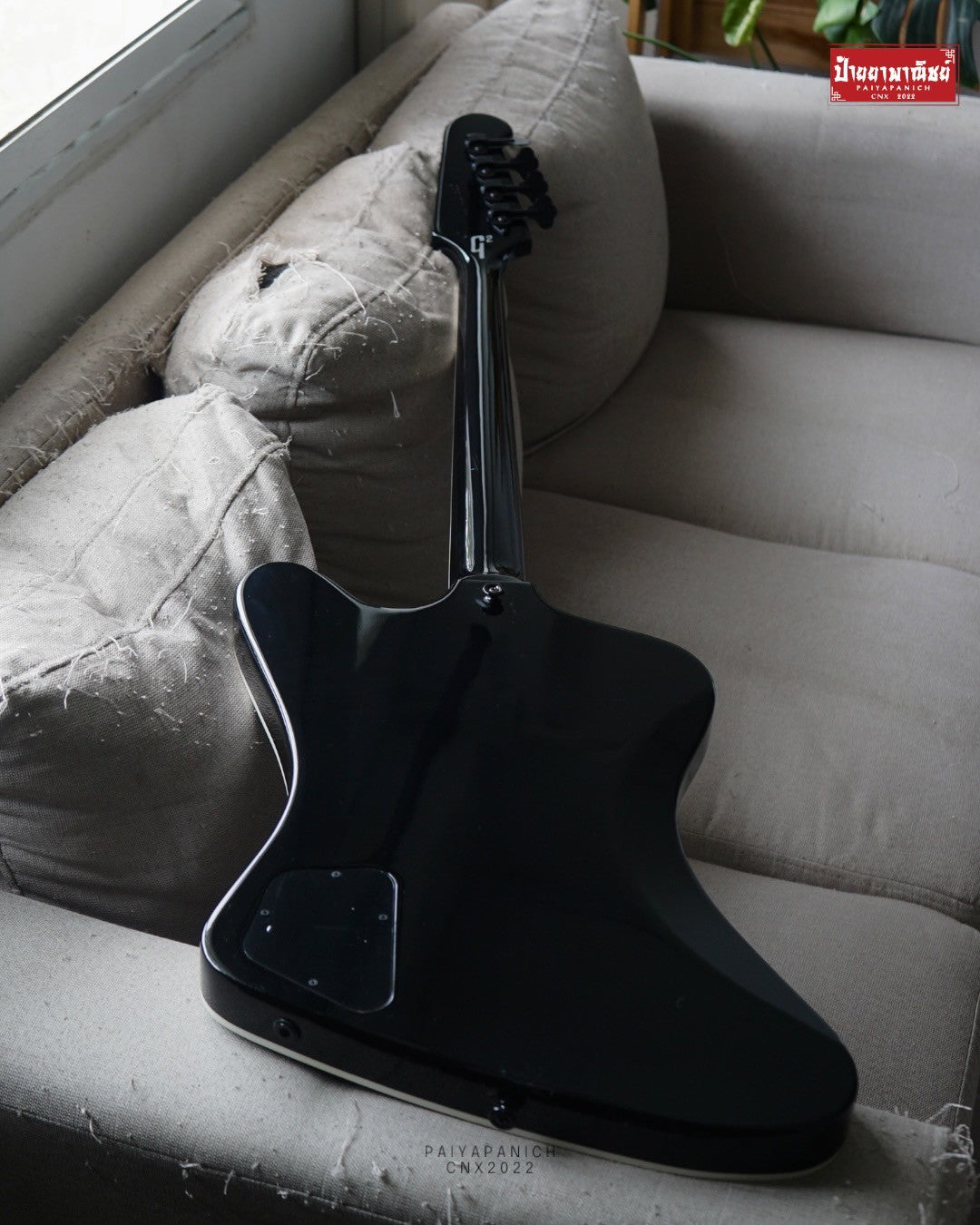 (USED) Gibson Gene Simmons G2 Thunderbird Bass