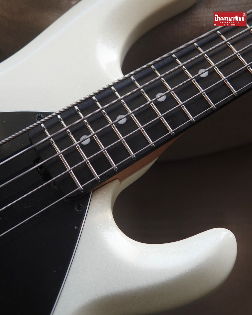 (Used) Ernie Ball Music Man DarkRay 5 White Sparkle Limited No.3/100