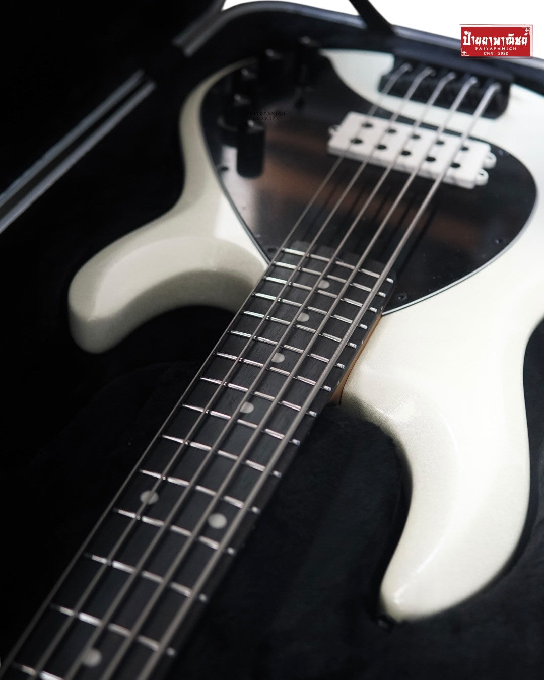 (Used) Ernie Ball Music Man DarkRay 5 White Sparkle Limited No.3/100