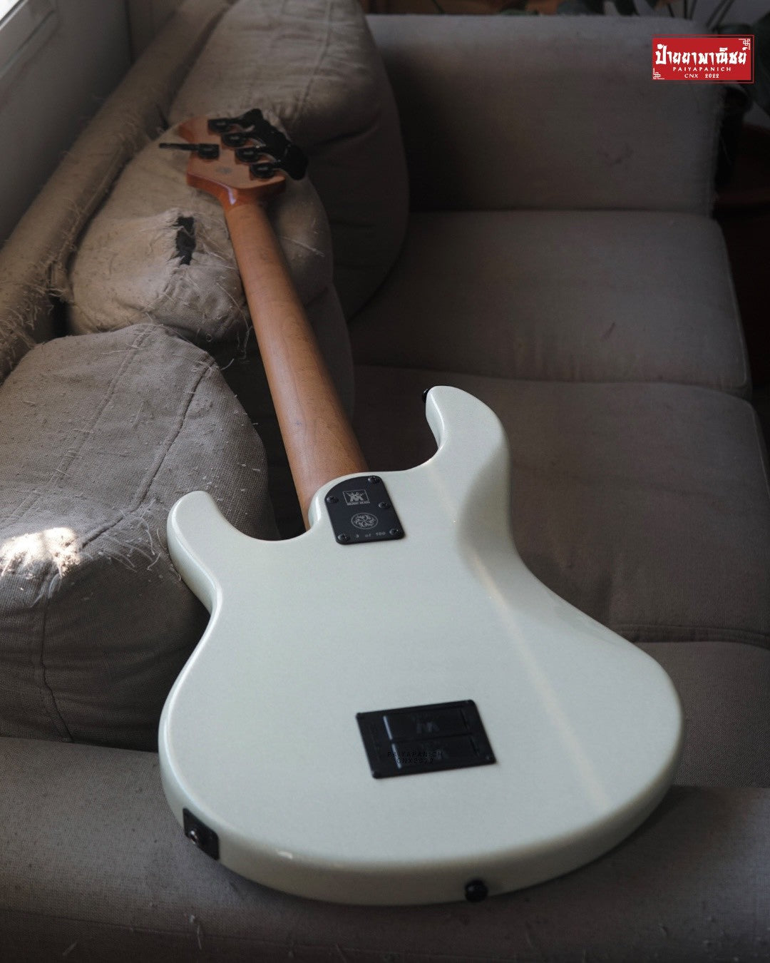 (Used) Ernie Ball Music Man DarkRay 5 White Sparkle Limited No.3/100