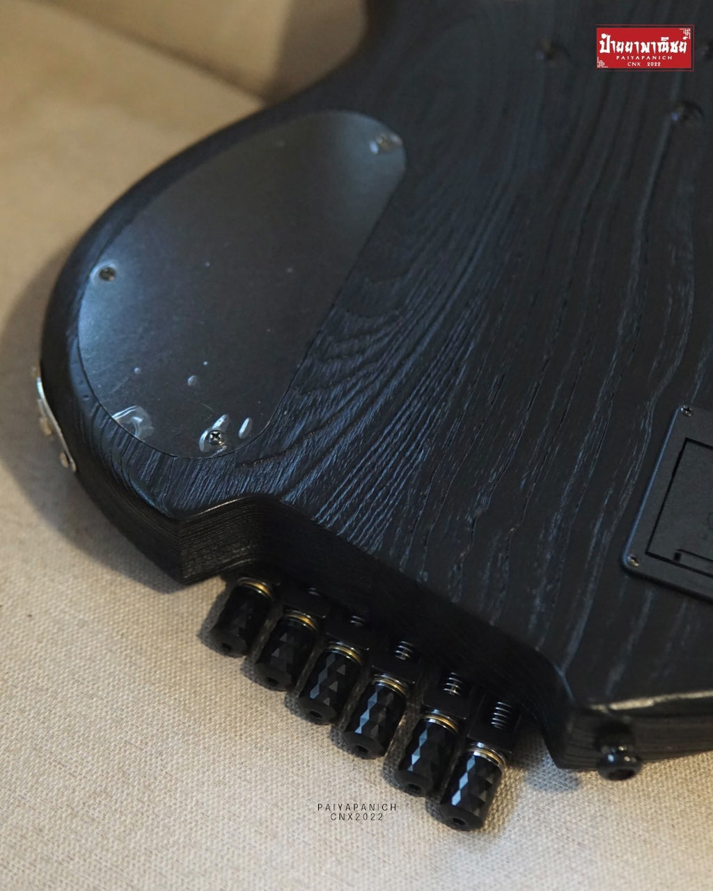 (Used) Sire Marcus Miller M6 6-String Headless Black