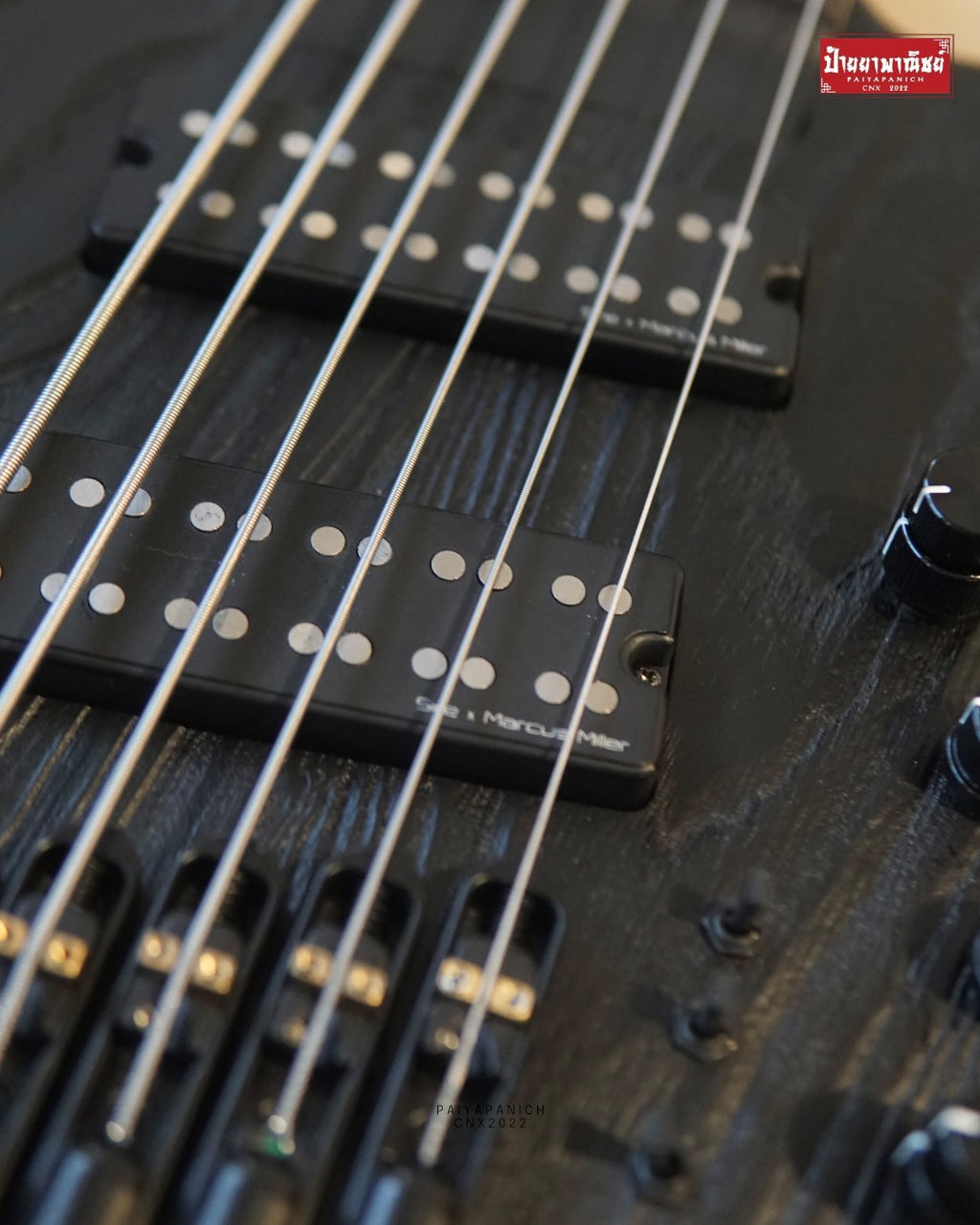 (Used) Sire Marcus Miller M6 6-String Headless Black
