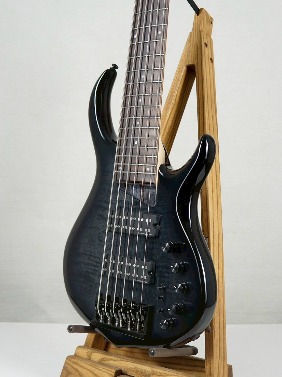 (NEW) Sire Marcus Miller M7 6-String Transparent Black