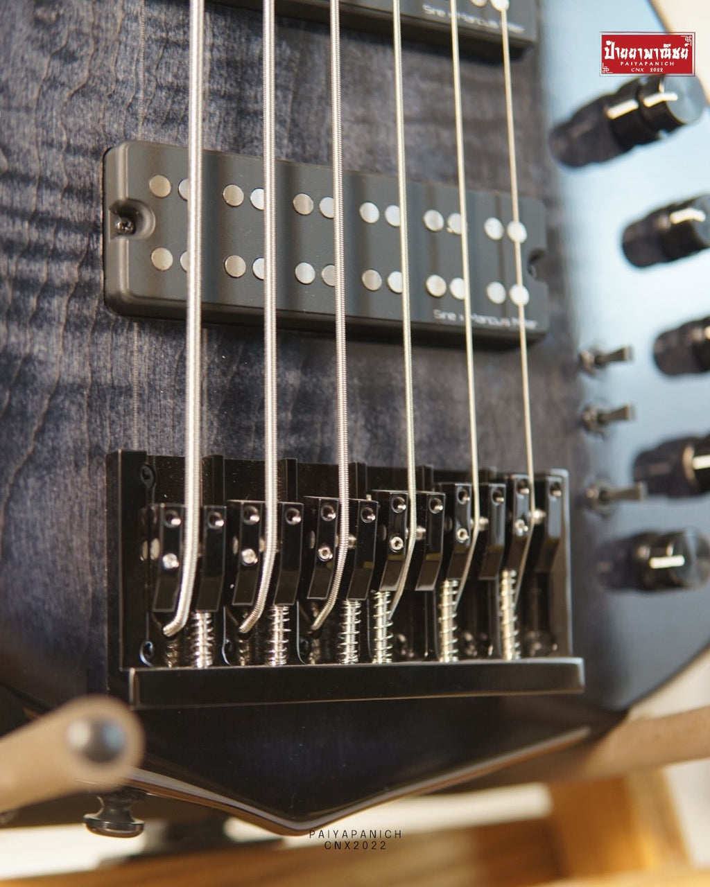 (NEW) Sire Marcus Miller M7 6-String Transparent Black