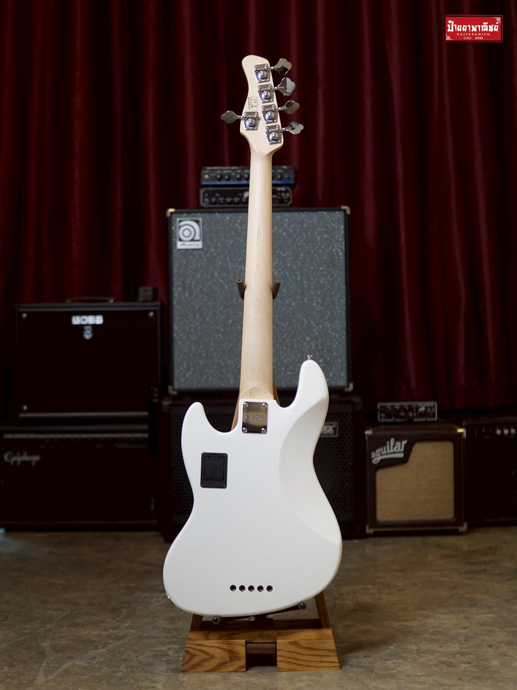 (USED) Sire Marcus Miller V3 5-String Antique White with Sadowsky Onboard Bass Preamp