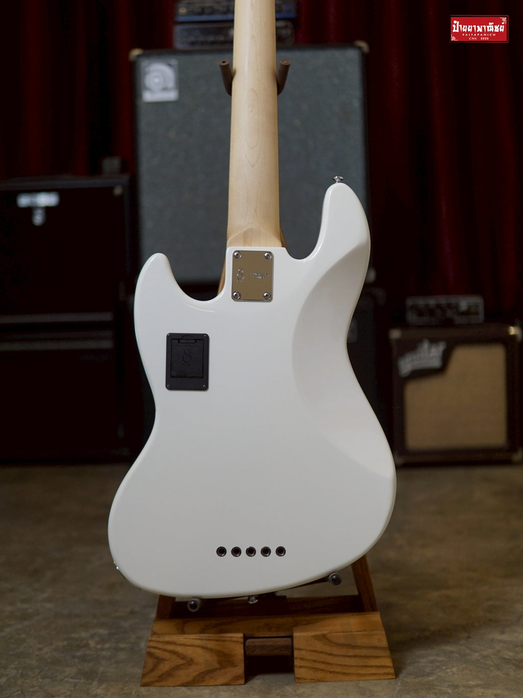 (USED) Sire Marcus Miller V3 5-String Antique White with Sadowsky Onboard Bass Preamp