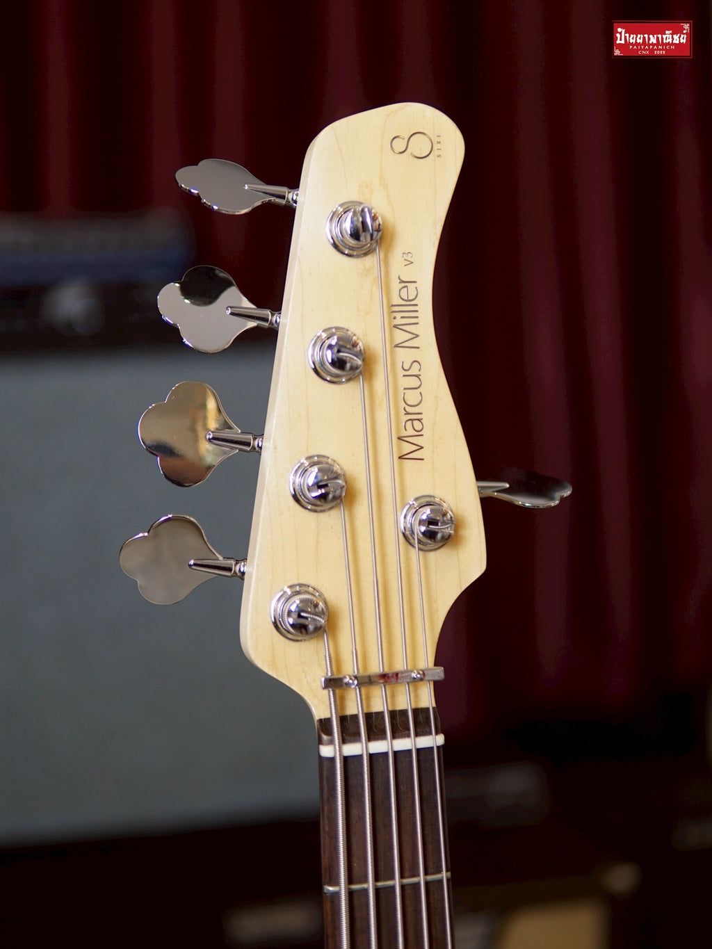 (USED) Sire Marcus Miller V3 5-String Antique White with Sadowsky Onboard Bass Preamp