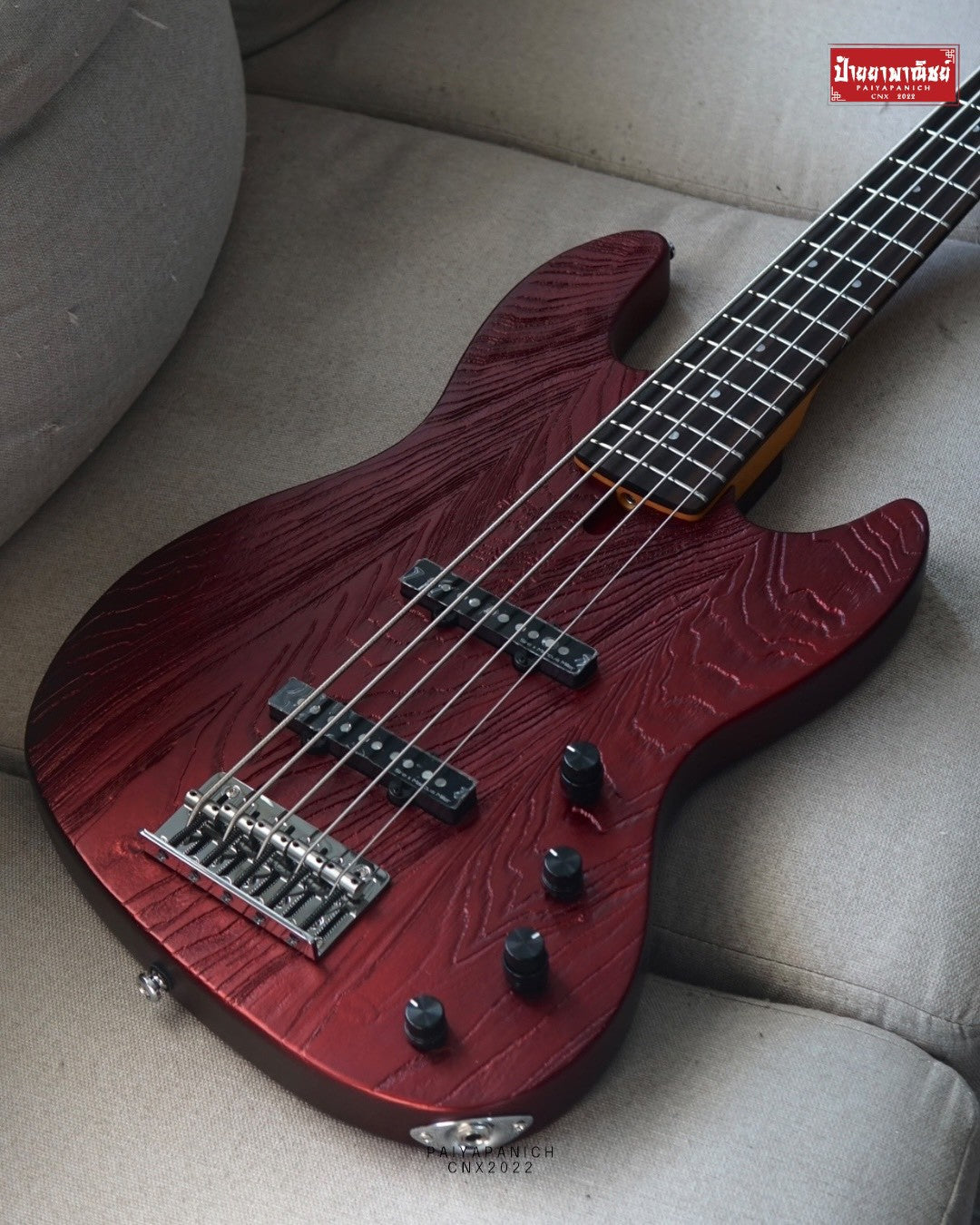 (NEW) Sire Marcus Miller V6 5-String Candy Apple Red