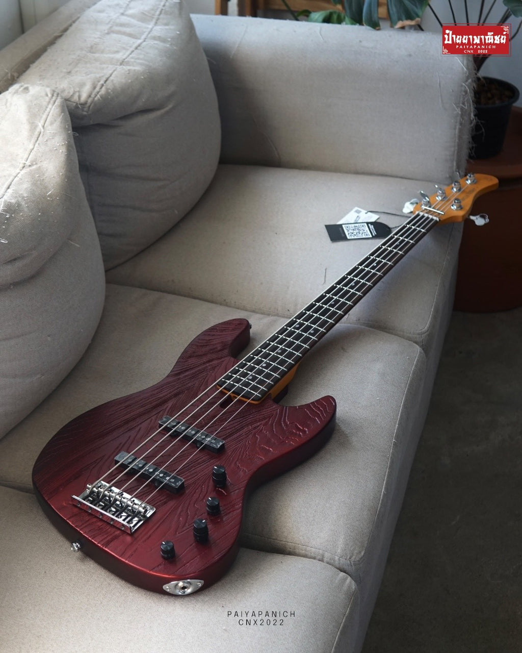 (NEW) Sire Marcus Miller V6 5-String Candy Apple Red