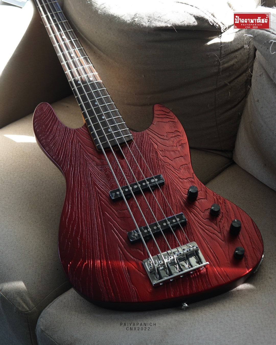 (NEW) Sire Marcus Miller V6 5-String Candy Apple Red