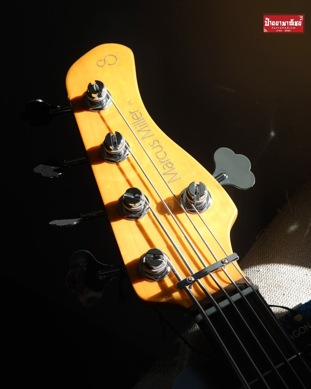 (NEW) Sire Marcus Miller V6 5-String Candy Apple Red