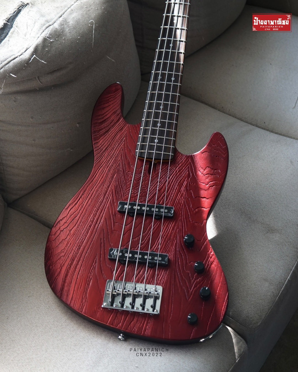 (NEW) Sire Marcus Miller V6 5-String Candy Apple Red