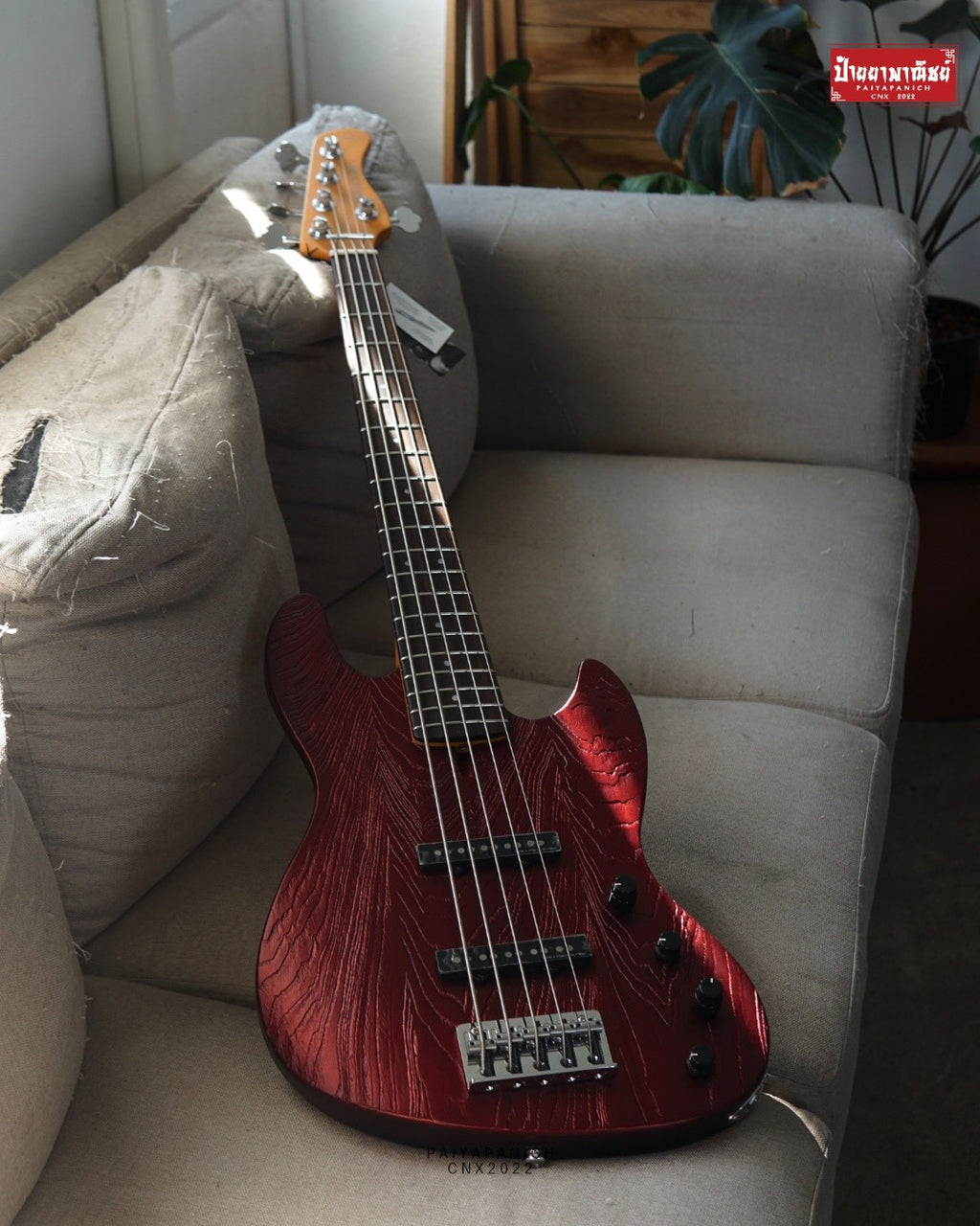(NEW) Sire Marcus Miller V6 5-String Candy Apple Red