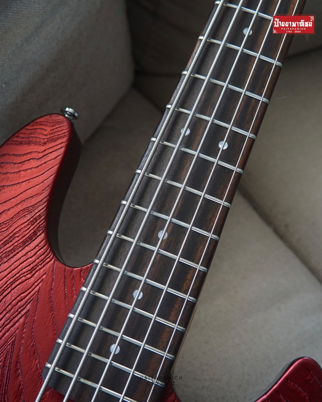 (NEW) Sire Marcus Miller V6 5-String Candy Apple Red