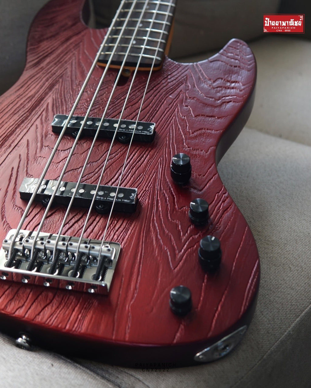 (NEW) Sire Marcus Miller V6 5-String Candy Apple Red