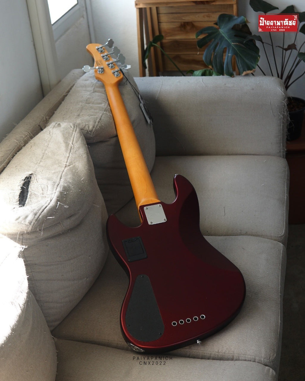 (NEW) Sire Marcus Miller V6 5-String Candy Apple Red