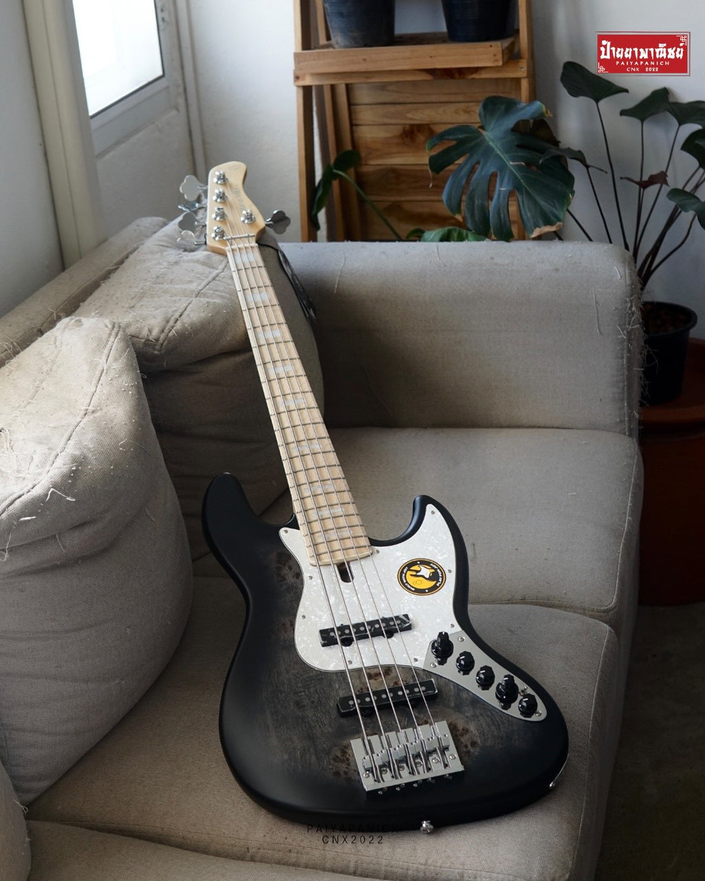 (NEW) Sire Marcus Miller V7 Ash Reissue 5 String Transparent Black Satin