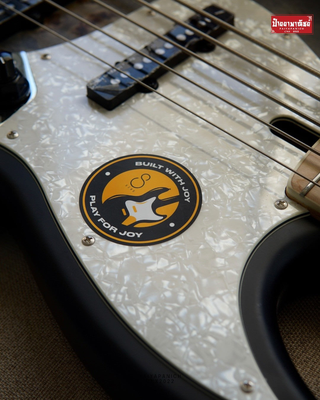 (NEW) Sire Marcus Miller V7 Ash Reissue 5 String Transparent Black Satin