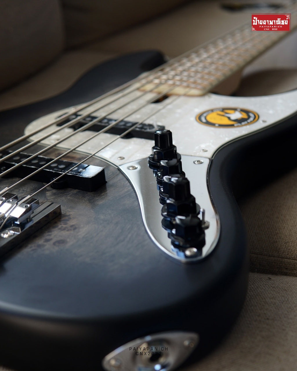 (NEW) Sire Marcus Miller V7 Ash Reissue 5 String Transparent Black Satin