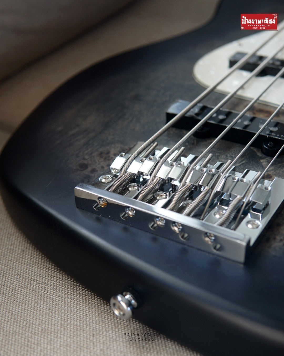 (NEW) Sire Marcus Miller V7 Ash Reissue 5 String Transparent Black Satin