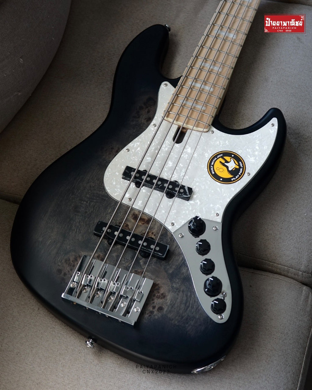 (NEW) Sire Marcus Miller V7 Ash Reissue 5 String Transparent Black Satin