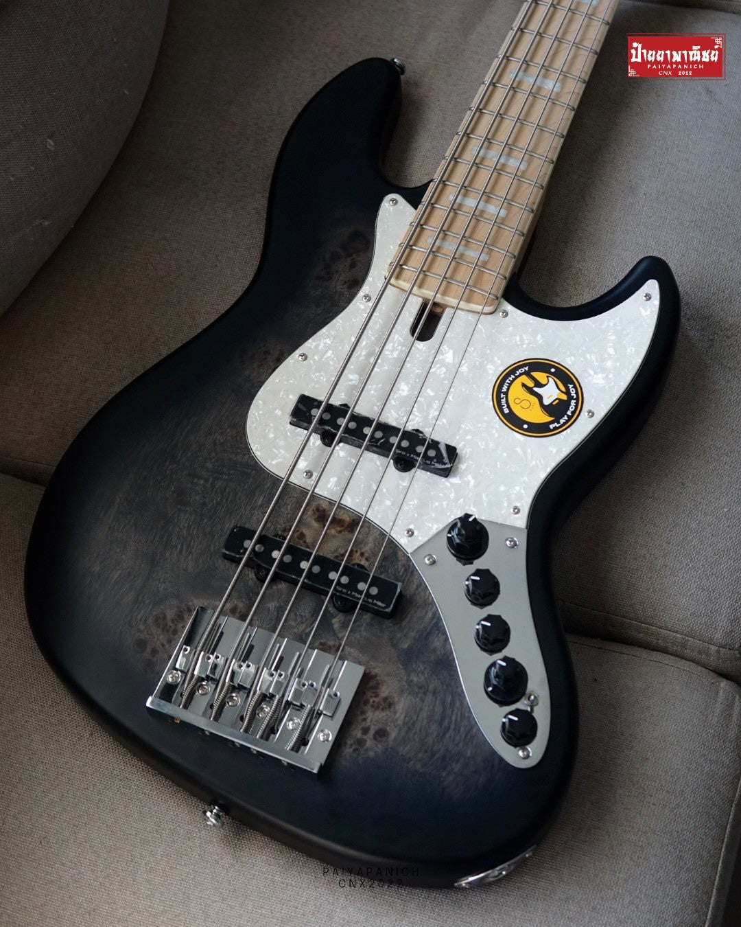 (NEW) Sire Marcus Miller V7 Ash Reissue 5 String Transparent Black Satin