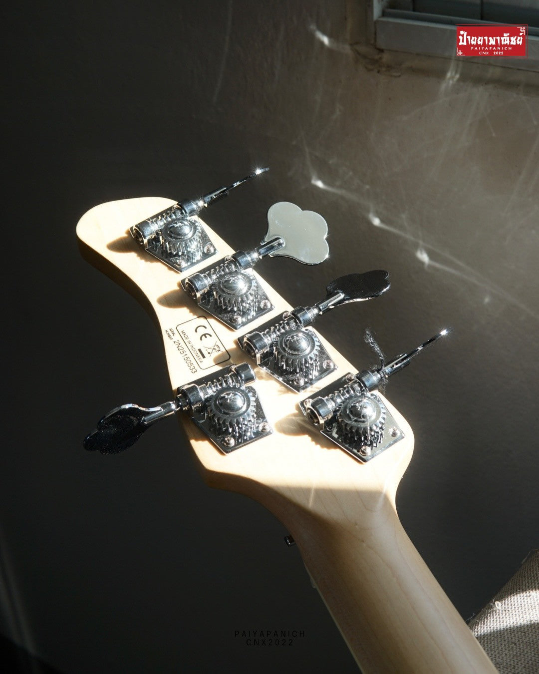 (NEW) Sire Marcus Miller V7 Ash Reissue 5 String Transparent Black Satin