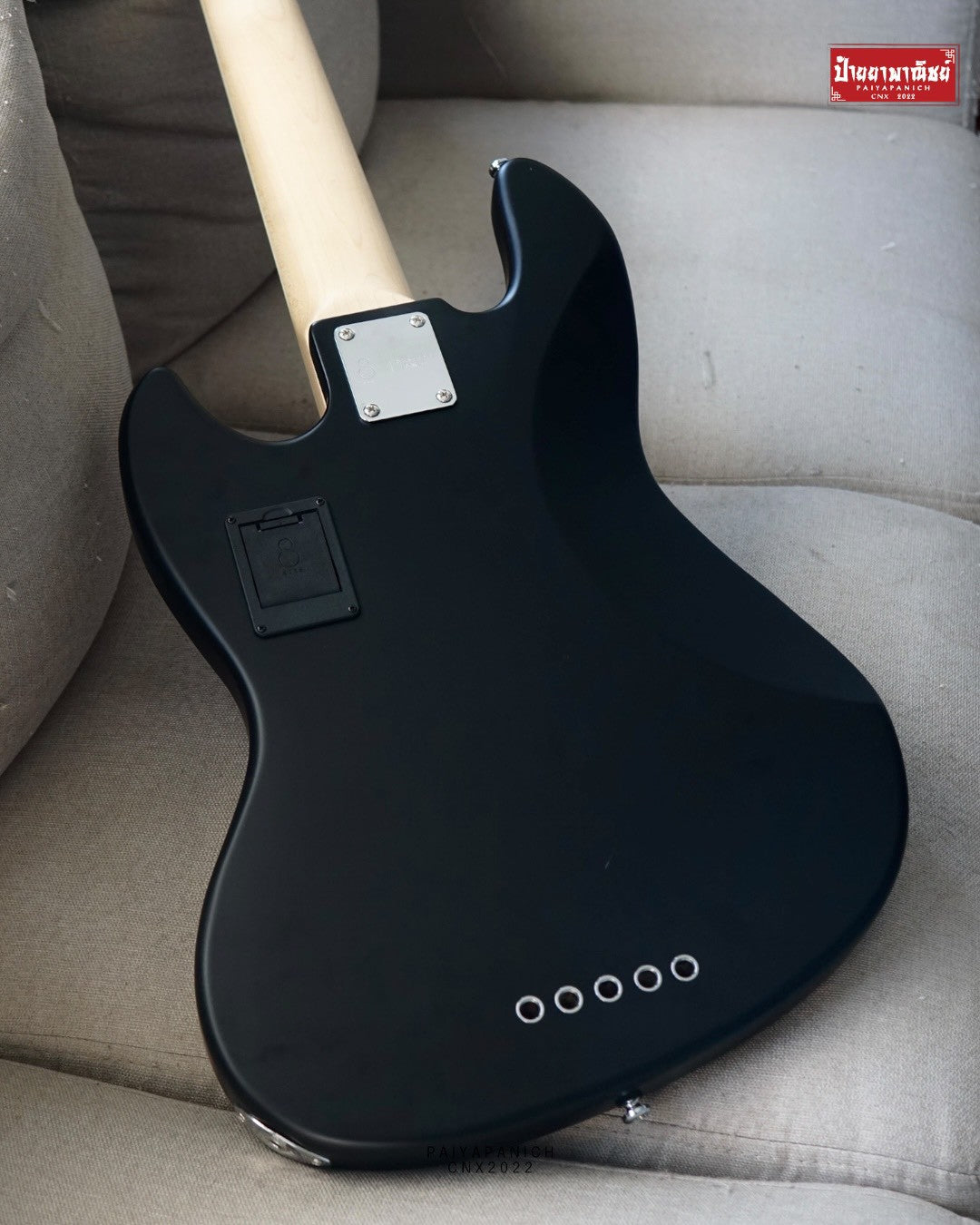 (NEW) Sire Marcus Miller V7 Ash Reissue 5 String Transparent Black Satin