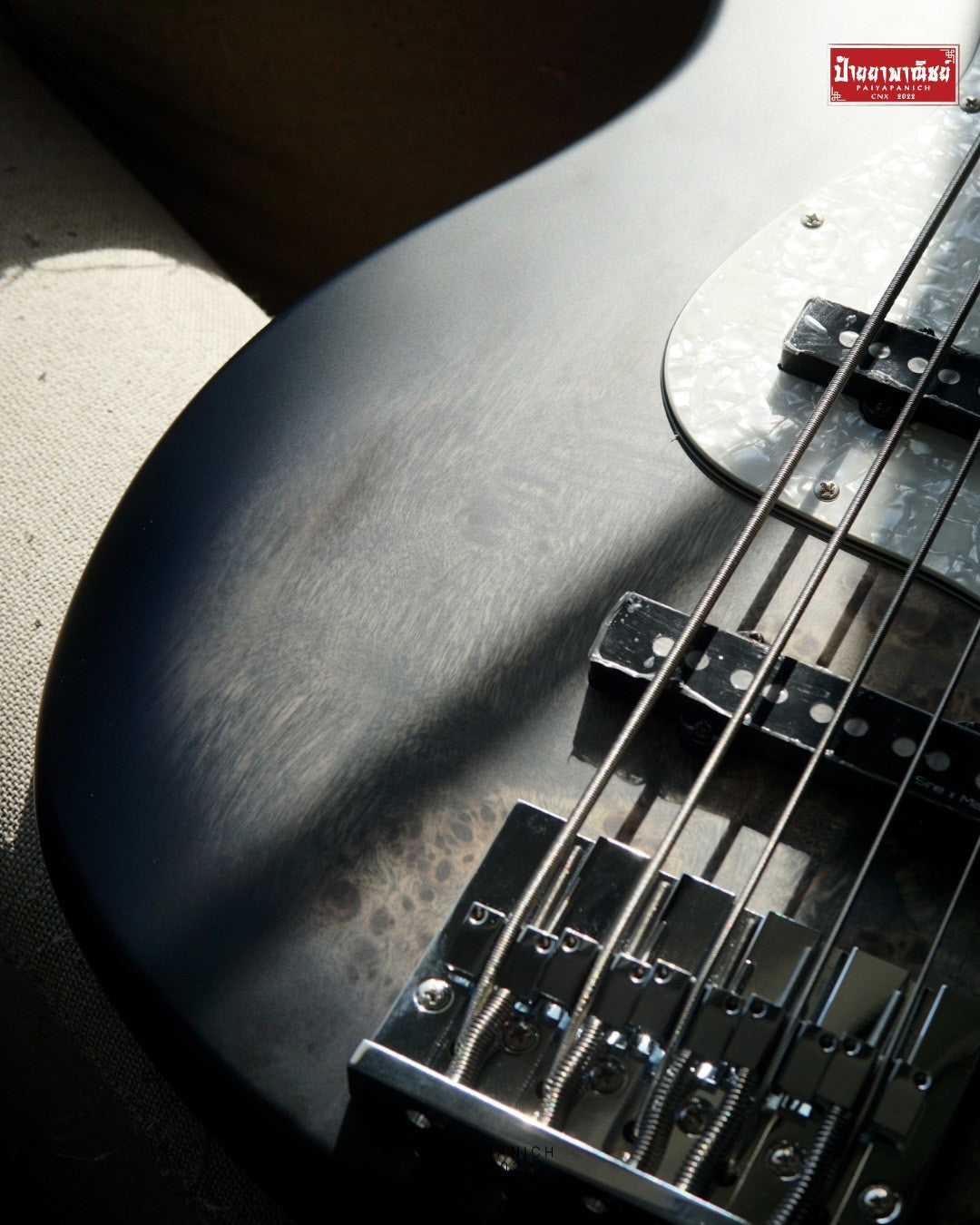 (NEW) Sire Marcus Miller V7 Ash Reissue 5 String Transparent Black Satin