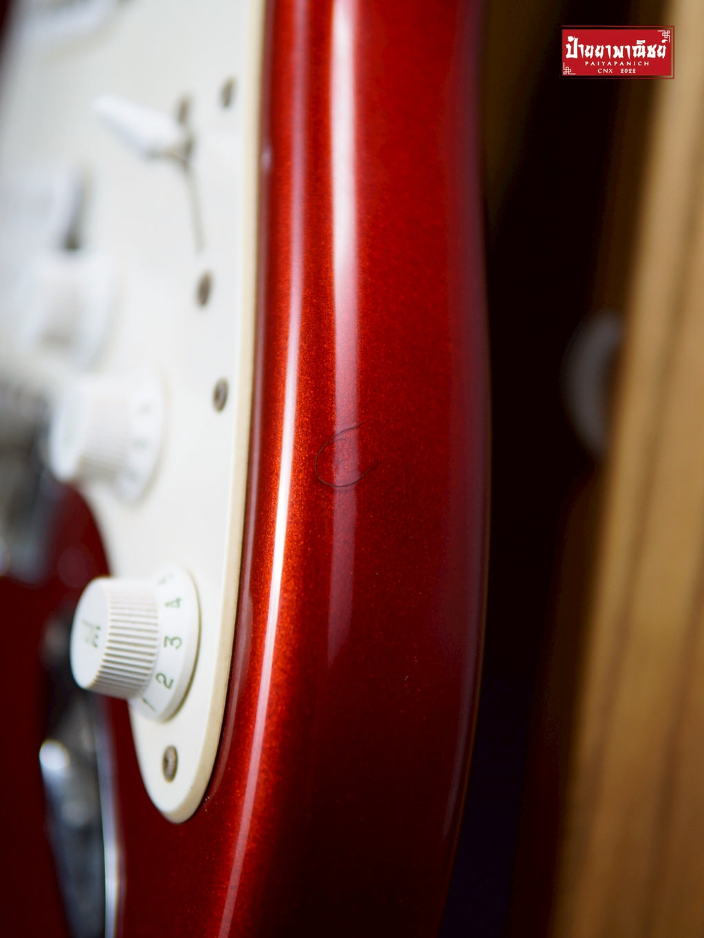 (USED) Squier FSR Affinity Series Stratocaster HSS Candy Apple Red