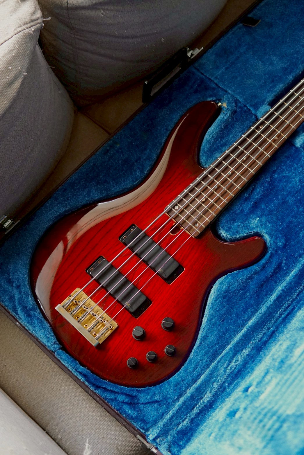 (USED) Yamaha TRB-5II Magenta Burst